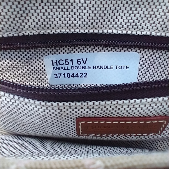 Dooney & Bourke Small Handbag-Like New 12"x8"x4" - Picture 5 of 9